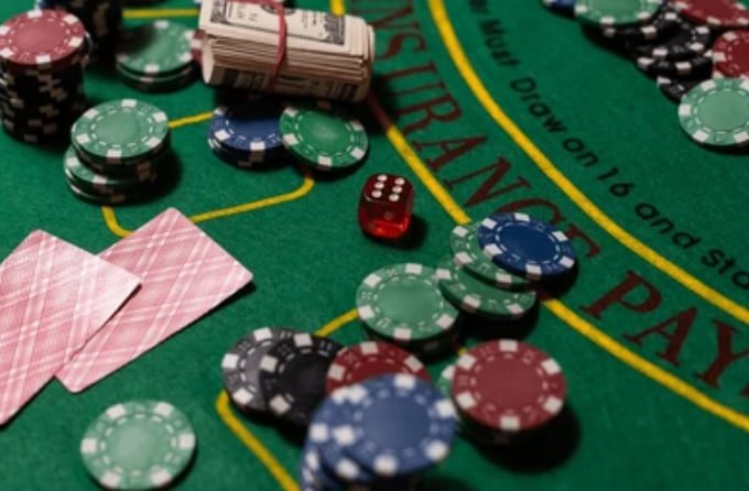 မိုဘိုင်းဖုန်းပေါ်တွင် Sportsbook လောင်းကစားကစားနေသောမြင်ကွင်း